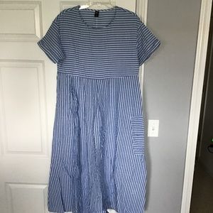 Emery Rose midi dress blue and white stripe with one pocket pullover
